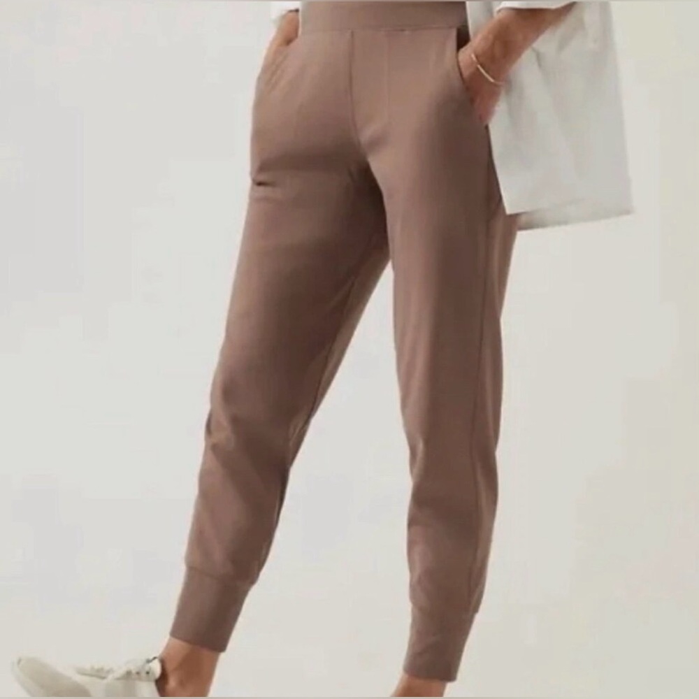 NWOT Athleta High Rise Venice Jogger Activewear Travel Athleisure Gym Yoga Pants